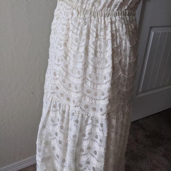 Beautiful beaded collar dress - Picture 9 of 10